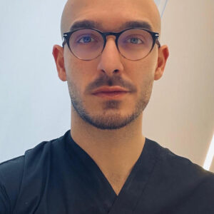 Dott .Andrea Frasca specialista in chirurgia plastica, ricostruttiva ed estetica.