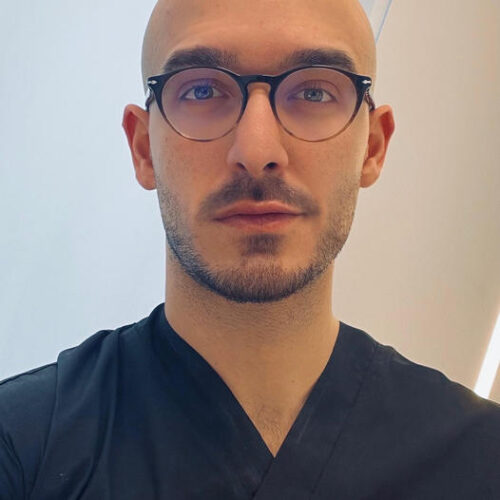 Dott .Andrea Frasca specialista in chirurgia plastica, ricostruttiva ed estetica.